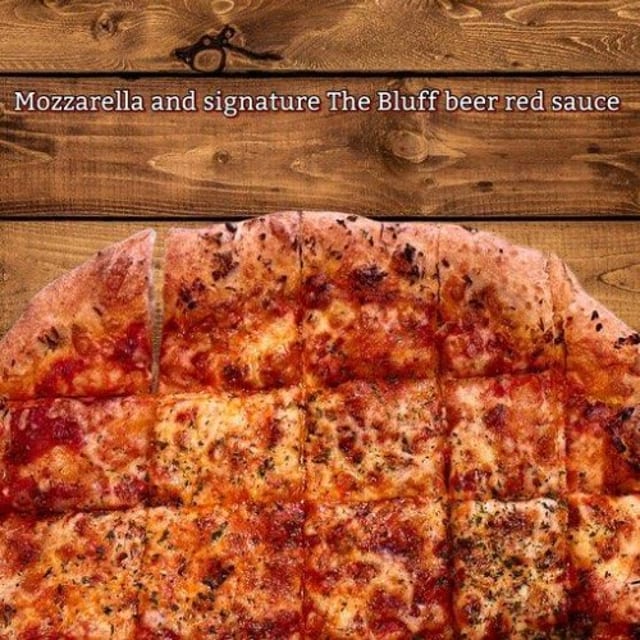 Po' Folks cheeze pizza.